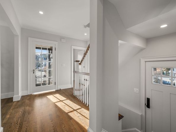 209 High St, Brookline MA 02445