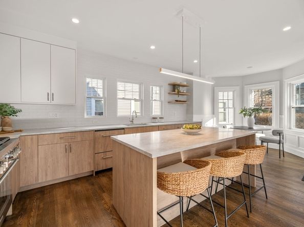 209 High St, Brookline MA 02445