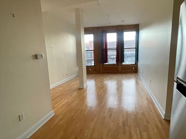 7 Central Sq 203, Lynn MA 01901