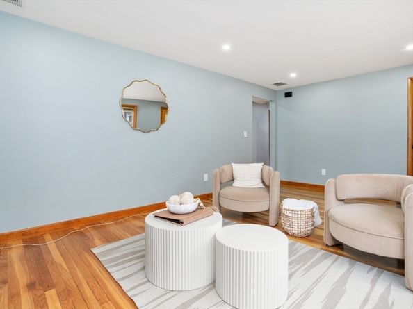 47 School St, Saugus MA 01906