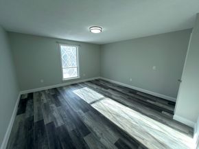 8 Shadowbrook Ln 41, Milford MA 01757