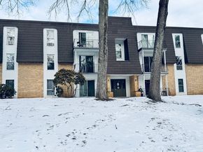 8 Shadowbrook Ln 41, Milford MA 01757