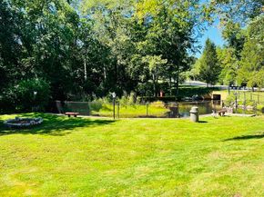 8 Shadowbrook Ln 41, Milford MA 01757