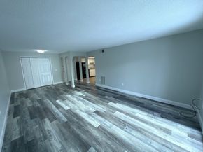 8 Shadowbrook Ln 41, Milford MA 01757