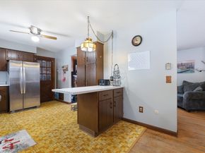 65 Lakeview Ave, Athol MA 01331