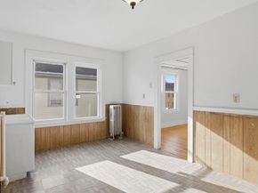 17 Fairbanks St, Worcester MA 01610