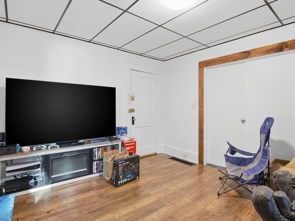 17 Fairbanks St, Worcester MA 01610