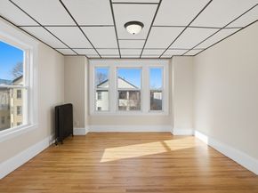 17 Fairbanks St, Worcester MA 01610