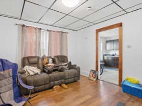 17 Fairbanks St, Worcester MA 01610