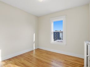 17 Fairbanks St, Worcester MA 01610