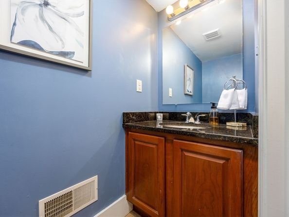 30 Mckenna Dr 30, Billerica MA 01862