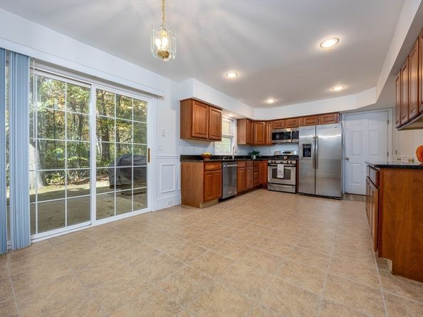 30 Mckenna Dr 30, Billerica MA 01862