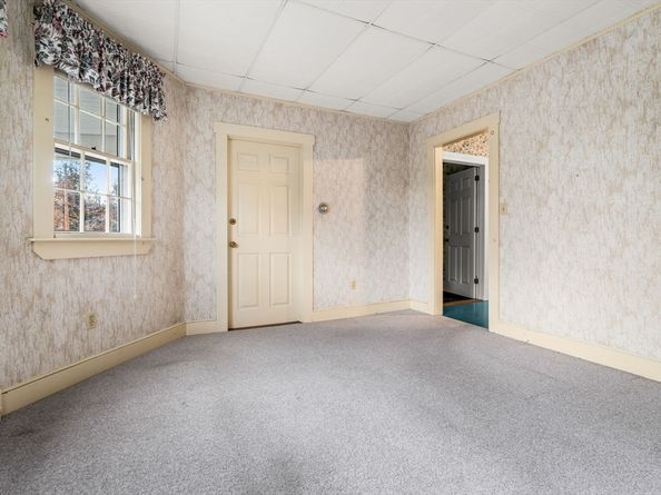 29 Brightwood Ave, North Andover MA 01845