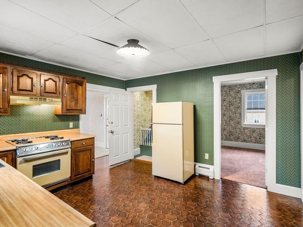 29 Brightwood Ave, North Andover MA 01845