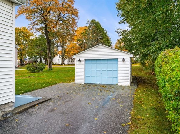 29 Brightwood Ave, North Andover MA 01845
