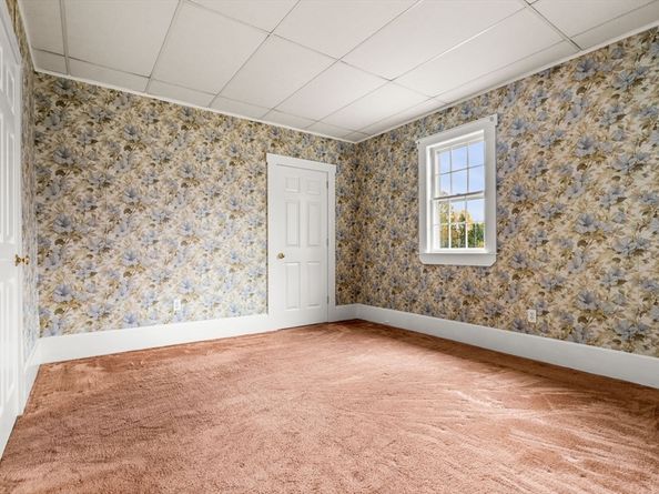 29 Brightwood Ave, North Andover MA 01845