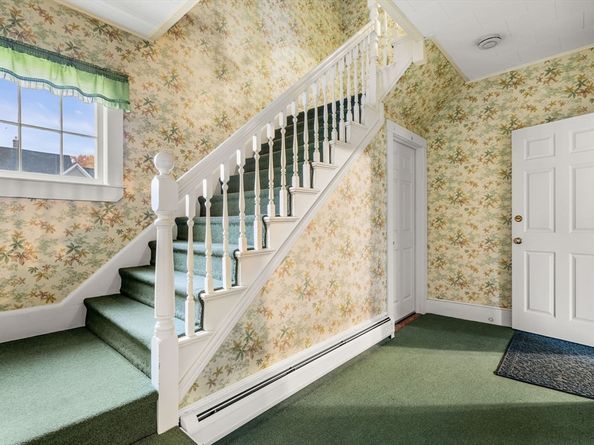 29 Brightwood Ave, North Andover MA 01845