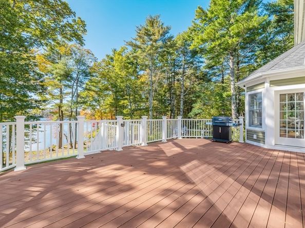 64 Wenham Rd, Carver MA 02330