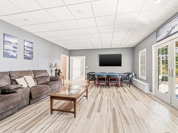 64 Wenham Rd, Carver MA 02330