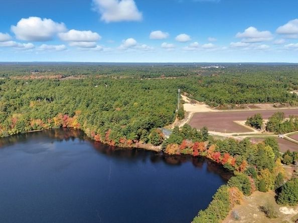 64 Wenham Rd, Carver MA 02330