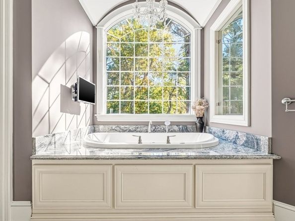 64 Wenham Rd, Carver MA 02330