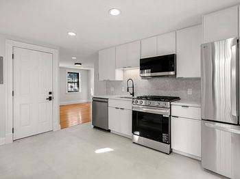 250 W Fifth St