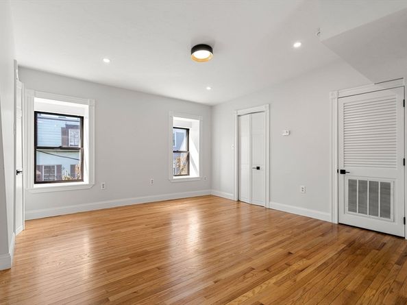 250 W Fifth St, Boston MA 02127