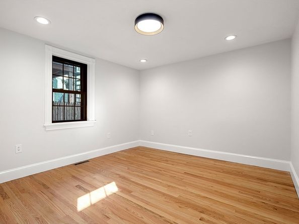 250 W Fifth St, Boston MA 02127
