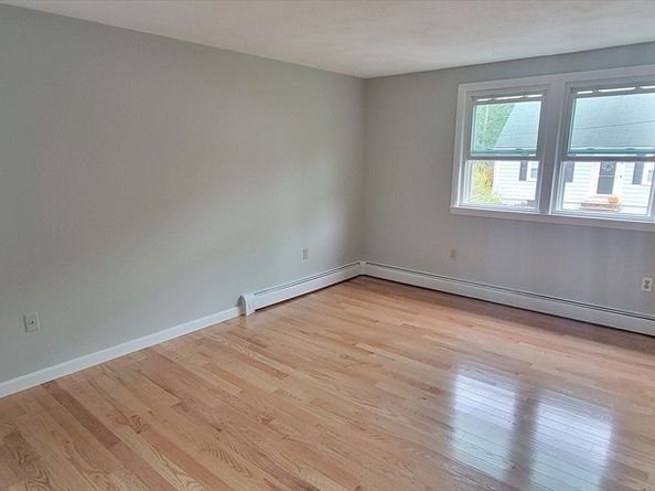 35 Park Ave, Reading MA 01867