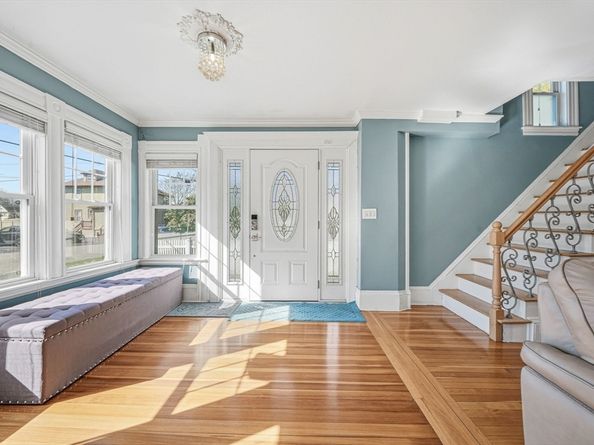 16 Munroe Street, Lynnfield MA 01940