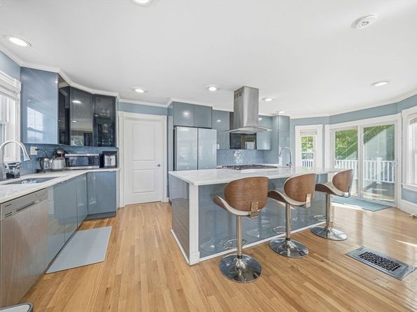 16 Munroe Street, Lynnfield MA 01940