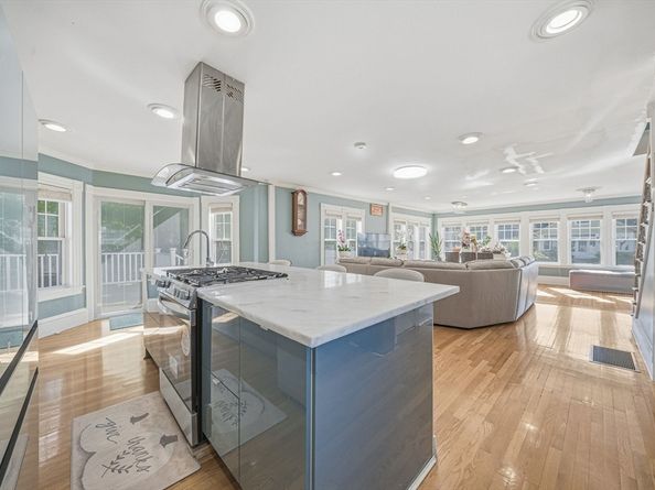 16 Munroe Street, Lynnfield MA 01940