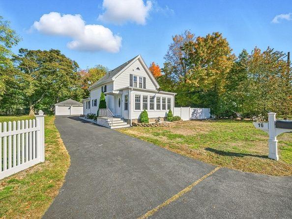 16 Munroe Street, Lynnfield MA 01940