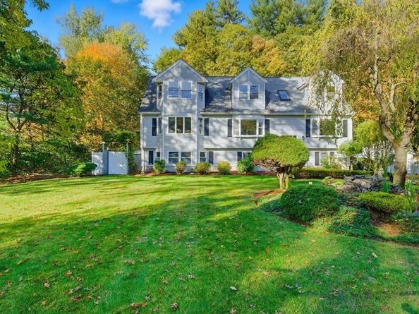 8 Mcdonald Rd, Wilmington MA 01887