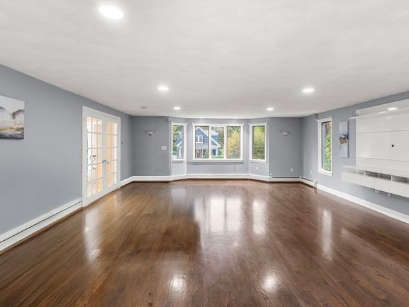 8 Mcdonald Rd, Wilmington MA 01887