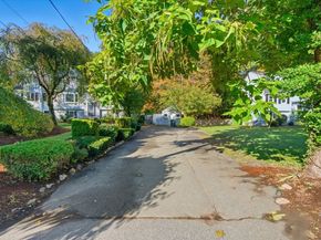 8 Mcdonald Rd, Wilmington MA 01887