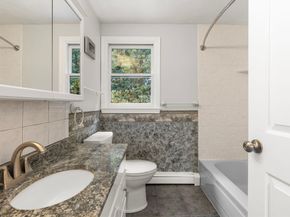 8 Mcdonald Rd, Wilmington MA 01887