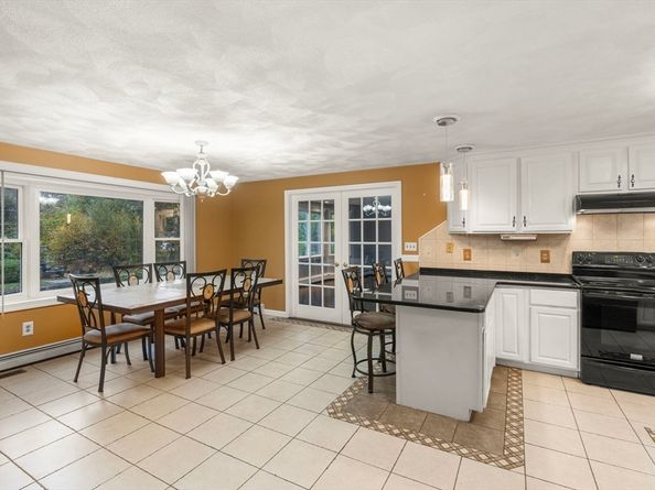 8 Mcdonald Rd, Wilmington MA 01887