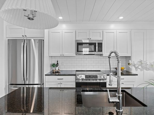 95 Front Street 5, Marblehead MA 01945