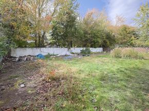 690 N Quincy St, Brockton MA 02302