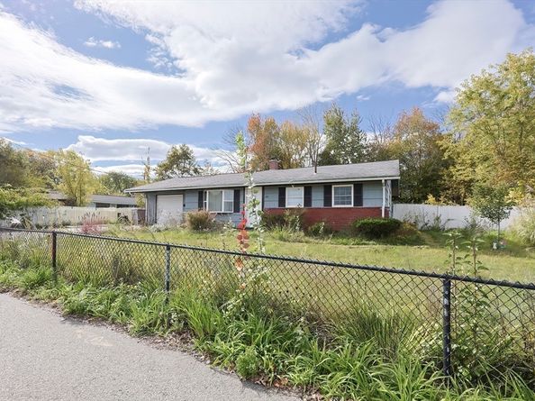 690 N Quincy St, Brockton MA 02302