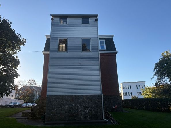 308 Plantation St, Worcester MA 01604