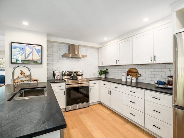 238 Western Ave. A, Essex MA 01929