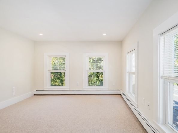 238 Western Ave. A, Essex MA 01929