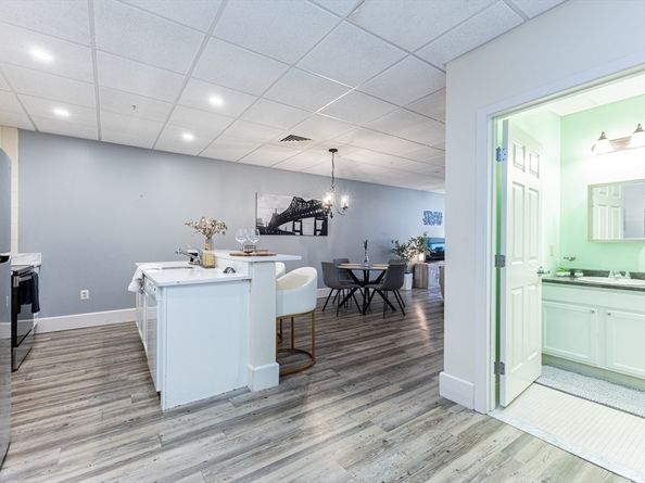 948 Main St 105, Waltham MA 02451