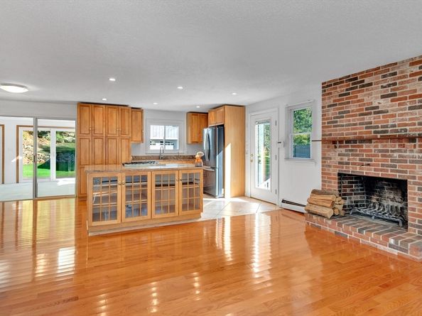 50 Laurel St, Gloucester MA 01930