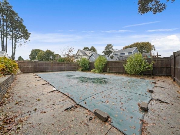52 E Park Ave, Lynn MA 01902