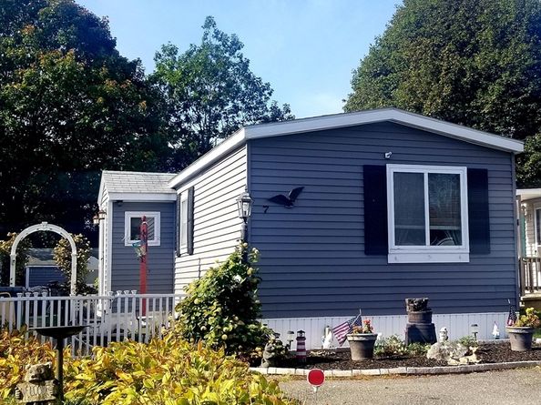 251 Newbury 7, Peabody MA 01960