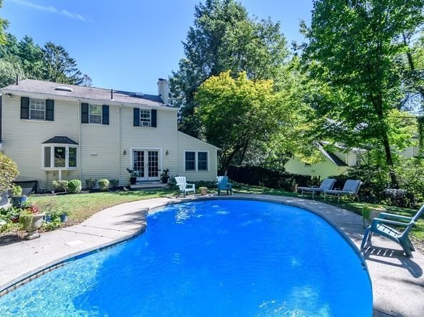 54 Colburn Rd, Wellesley MA 02481
