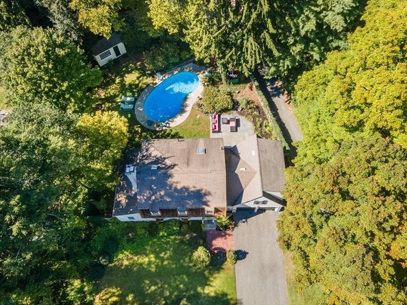 54 Colburn Rd, Wellesley MA 02481